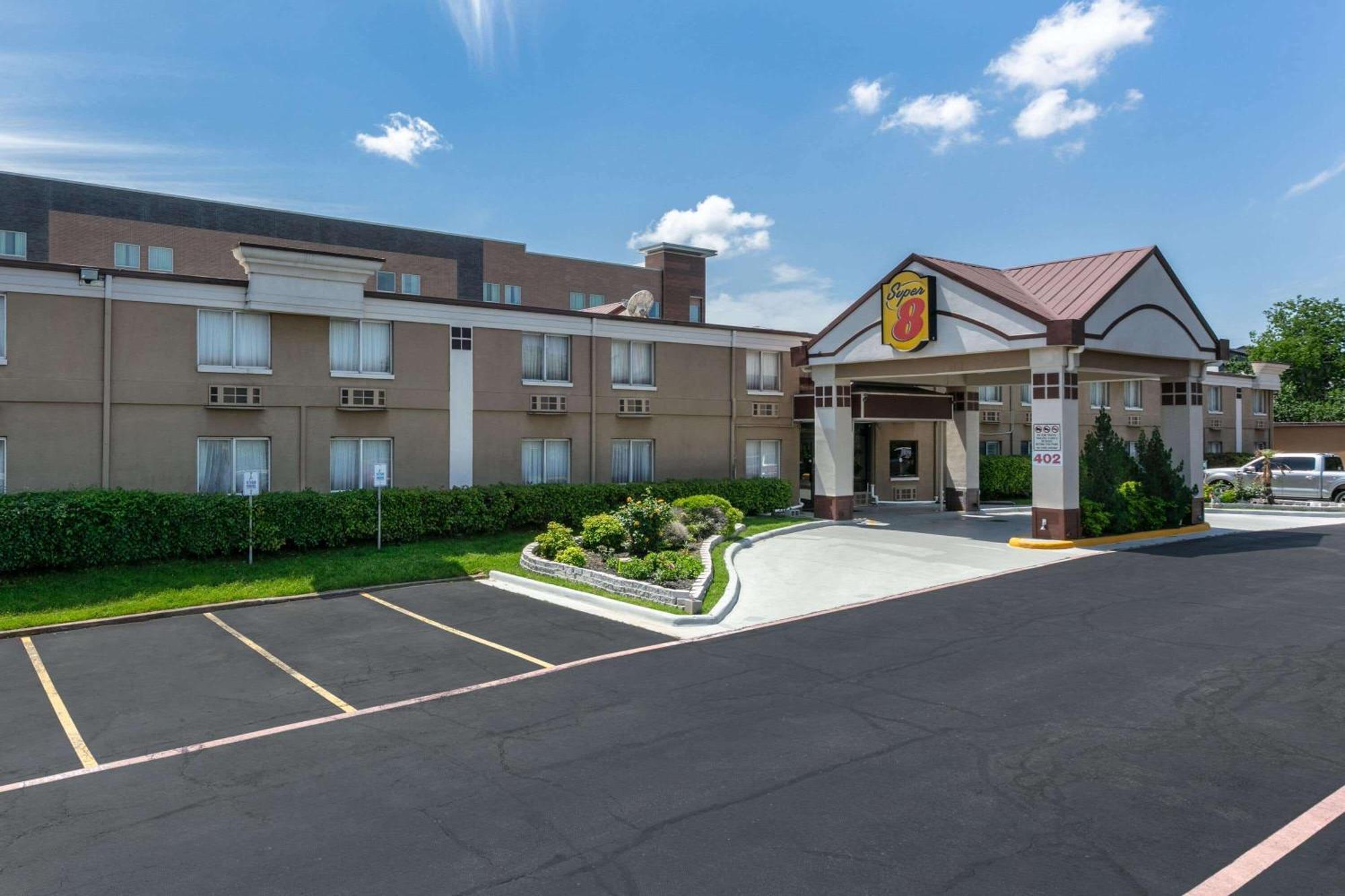 Motel Super 8 By Wyndham North Grand Prairie